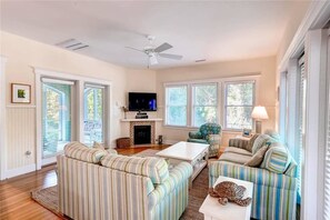 Family House, 3 Bedrooms | Living room