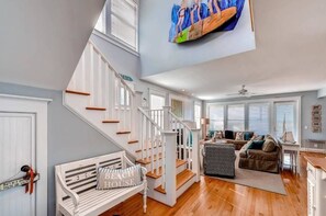 Family House, 4 Bedrooms, Ocean View, Sea Facing | Living area