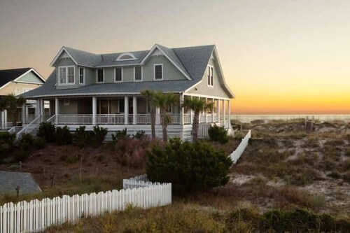 Gone To Carolina 5 Bedroom Holiday Home By Bald Head Island