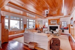 Family House, 4 Bedrooms, Ocean View, Sea Facing | Living area - Island Belle 4 Bedroom Holiday Home By Bald Head Island (Bald Head Island)