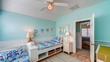 Family House, 4 Bedrooms, Ocean View, Sea Facing | 4 bedrooms, free WiFi