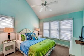 Family House, 4 Bedrooms, Ocean View, Sea Facing | 4 bedrooms, free WiFi - Island Retreat 4 Bedroom Holiday Home By Bald Head Island (Bald Head Island)