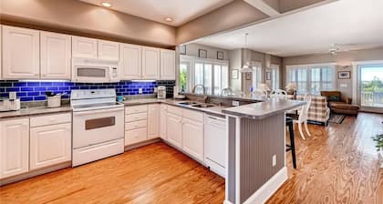 Jake s Watch 2 Bedroom Holiday Home By Bald Head Island