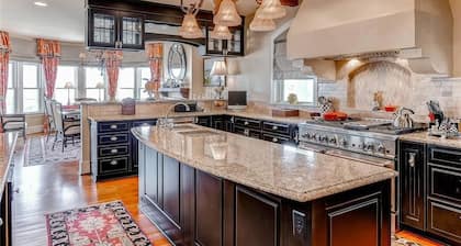 Loggerhead Lady 4 Bedroom Holiday Home By Bald Head Island