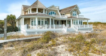 Loggerhead Lady 4 Bedroom Holiday Home By Bald Head Island