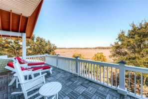 Family House, 6 Bedrooms, River View | Balcony