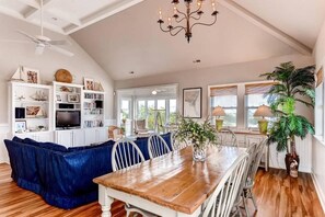 Casa familiar, 5 habitaciones, vista al océano, frente al mar | Servicio a la habitación