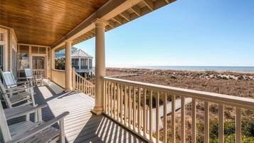 Family House, 6 Bedrooms, Ocean View, Sea Facing | Balcony