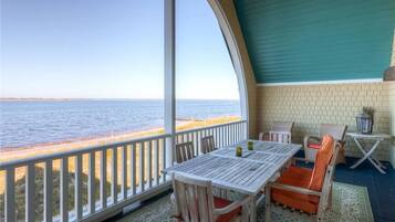 Family House, 3 Bedrooms, Ocean View, Sea Facing | Terrace/patio