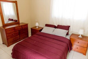 Comfort Apartment, 1 Bedroom, Non Smoking, Kitchen | 1 bedroom, premium bedding, down comforters, in-room safe - The Lush (Willemstad)