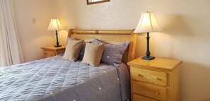 Superior-Stadtwohnung, 2 Schlafzimmer, Küche, Hafenblick