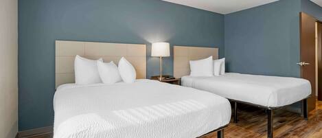 Desk, laptop workspace, iron/ironing board, free WiFi