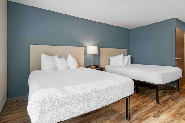 Desk, laptop workspace, iron/ironing board, free WiFi