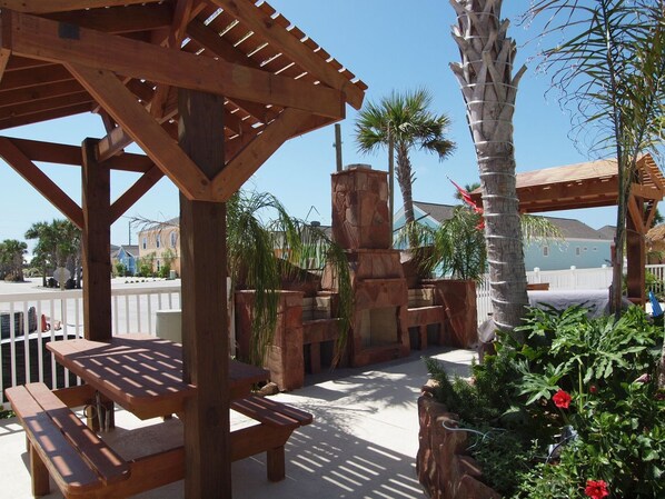 Terrace/patio - Hook's Harbor PB204 (Port Aransas)
