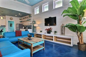 House, 4 Bedrooms | Living area