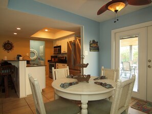 House, 3 Bedrooms | In-room dining