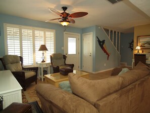 House, 3 Bedrooms | Living area | DVD player