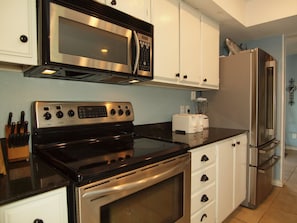 House, 3 Bedrooms | Private kitchen