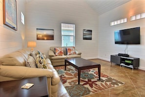 Condo, 2 Bedrooms | Living area