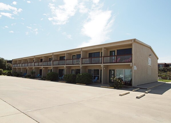 Exterior - Little Shell 152 (Port Aransas)