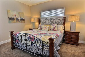 Casa, 4 camere da letto | 4 camere, Wi-Fi gratuito