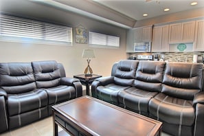 House, 4 Bedrooms | Living room | DVD player - Mi Casa Tu Casa BH1901 (Port Aransas)