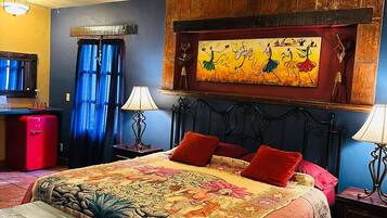 3- Carnaval | Minibar, coffres-forts dans les chambres, décoration personnalisée