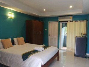 Standard Double Bed | Desk, free WiFi - Weerawadee Place (Khon Kaen)