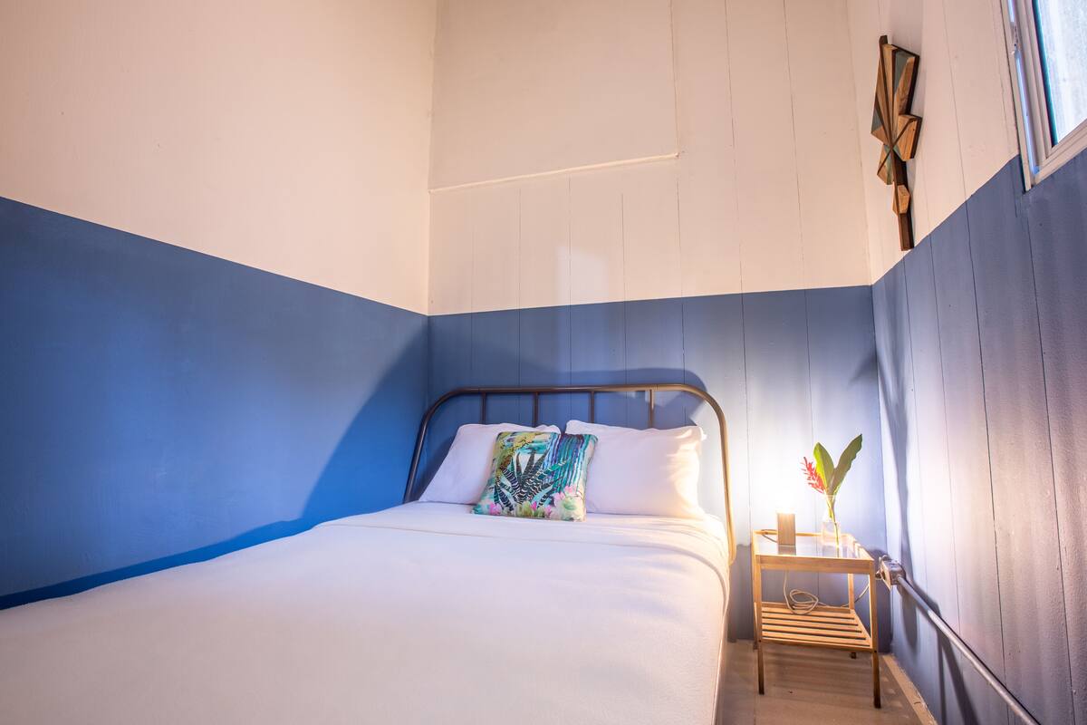 Small Room Shared Bathroom | Wi-Fi gratis dan seprai linen