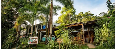 Entrée de l’hébergement