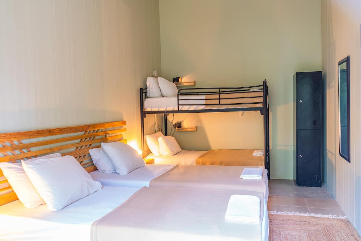 Free WiFi, bed sheets