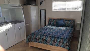 4-berth Cabin (Shared Bathroom)