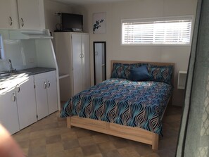 4-berth Cabin (Shared Bathroom) - Riviera Caravan Park (Sussex Inlet)