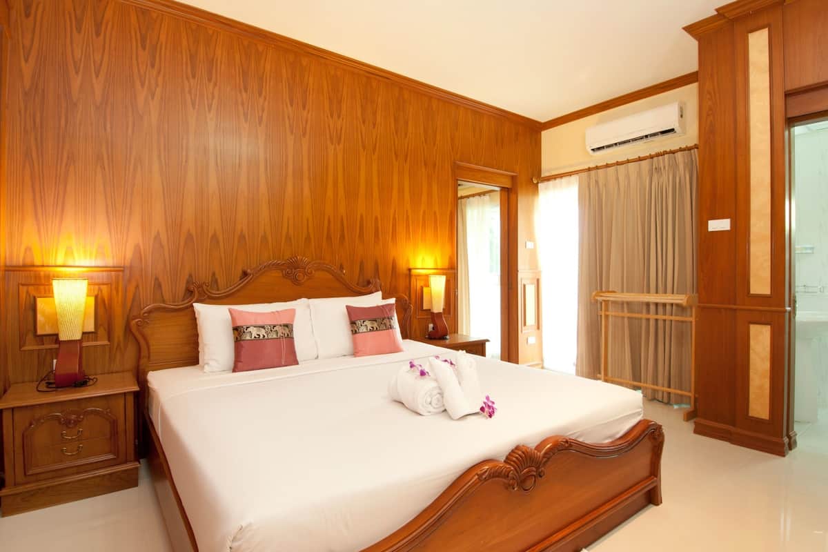 Suite | In-room safe, blackout curtains, rollaway beds, free WiFi