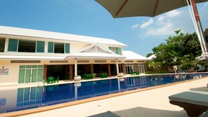 Outdoor pool - Taweeporn Resort (Hua Hin)