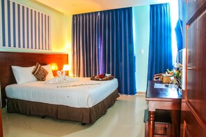 Desk, soundproofing, free WiFi - L&M Hotel (Phu Quoc)