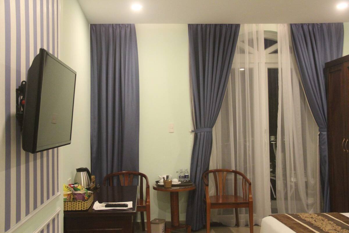 Superior Double Room | Desk, soundproofing, WiFi (free)