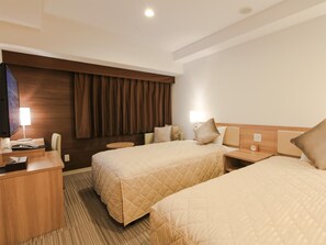ตู้นิรภัยในห้องพัก, โต๊ะทำงาน, ผ้าม่านกันแสง, Wi-Fi ฟรี