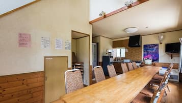 Large Cottage | Living area | 14-inch flat-screen TV with cable channels