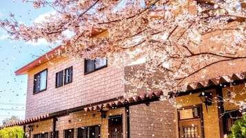 Small Cottage | Exterior