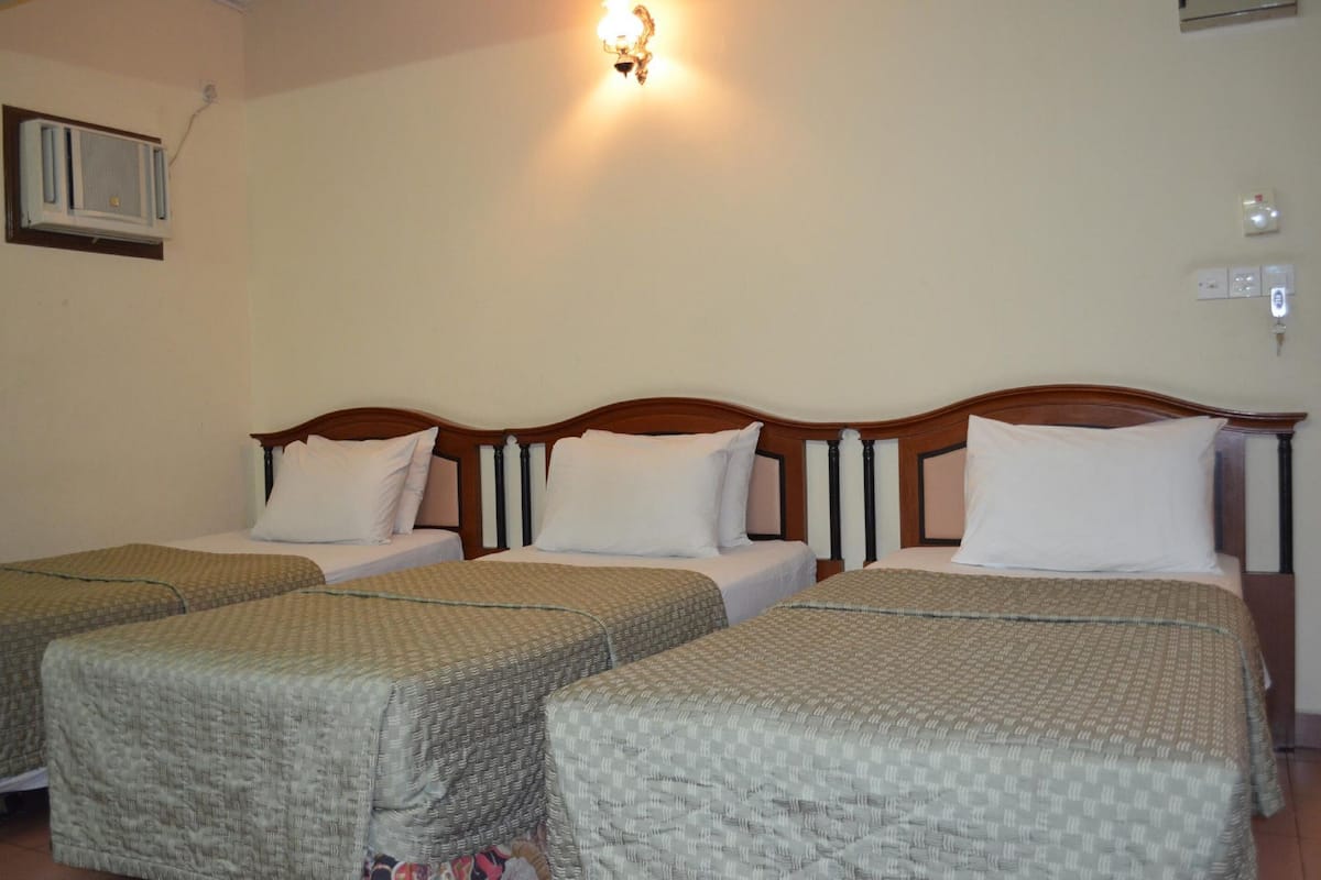 In-room safe, desk, iron/ironing board, free WiFi