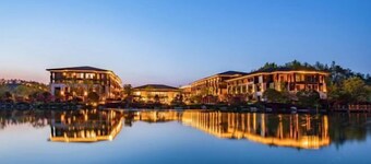 Narada Resort & Spa Phoenix Valley