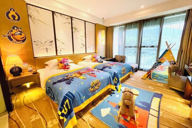 Premium bedding, minibar, in-room safe, desk