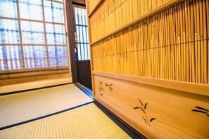 1 bedroom, desk, free WiFi - Enmachiya (Kyoto)