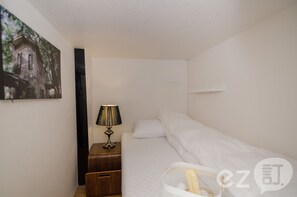 Quadruple Room, 2 Bedrooms | 1 bedroom, desk, free WiFi