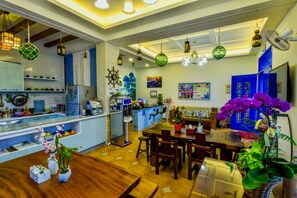 Desayuno buffet incluido todos los días