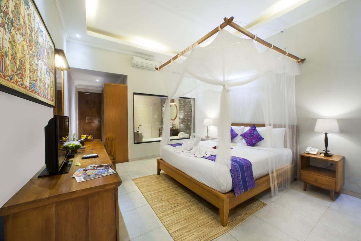 Comfort suite | 1 slaapkamer, een minibar, een kluis op de kamer, een bureau