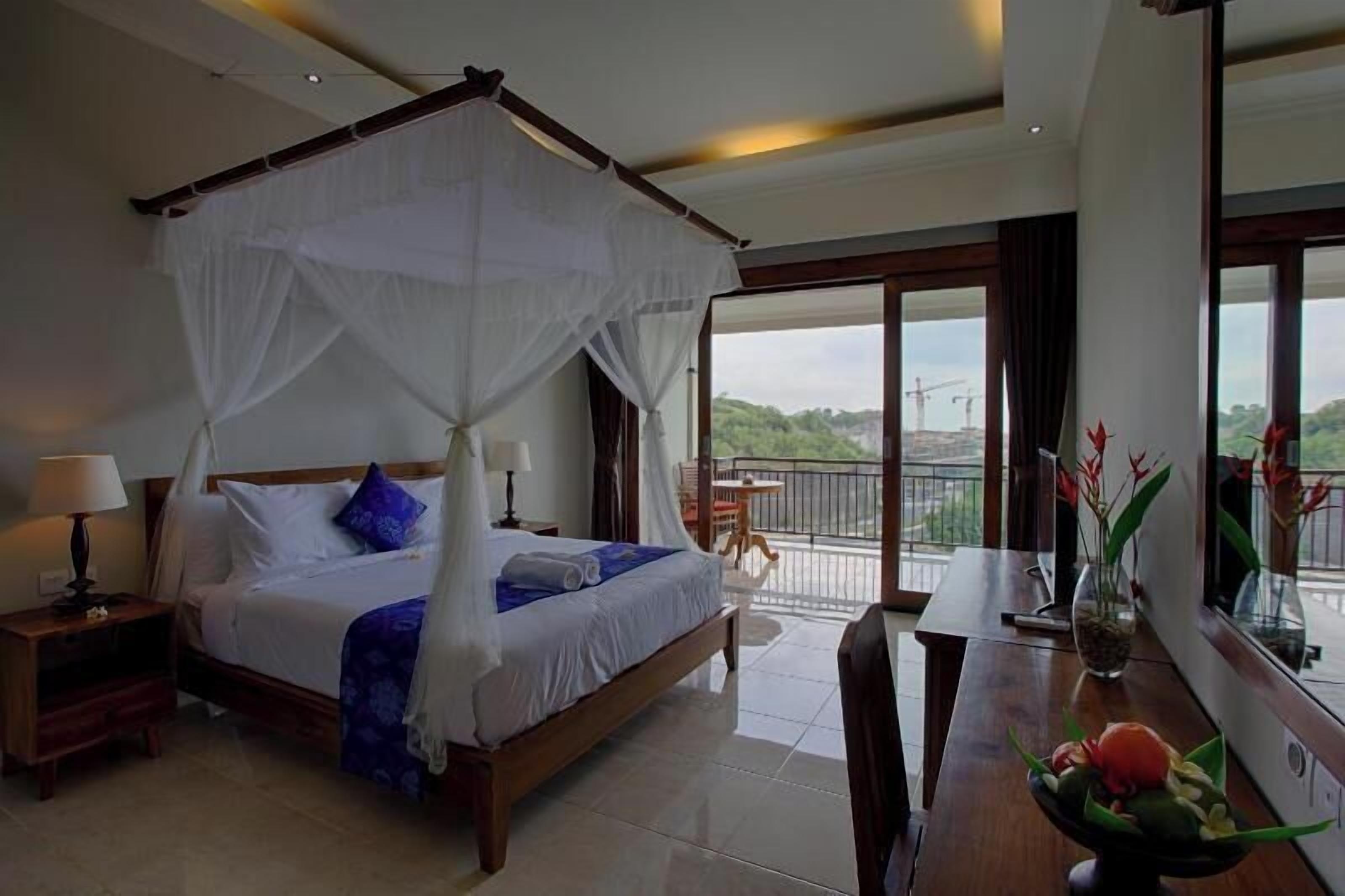 Minibar, in-room safe, desk, blackout curtains