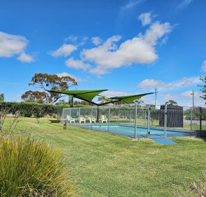 Kolam renang terbuka
