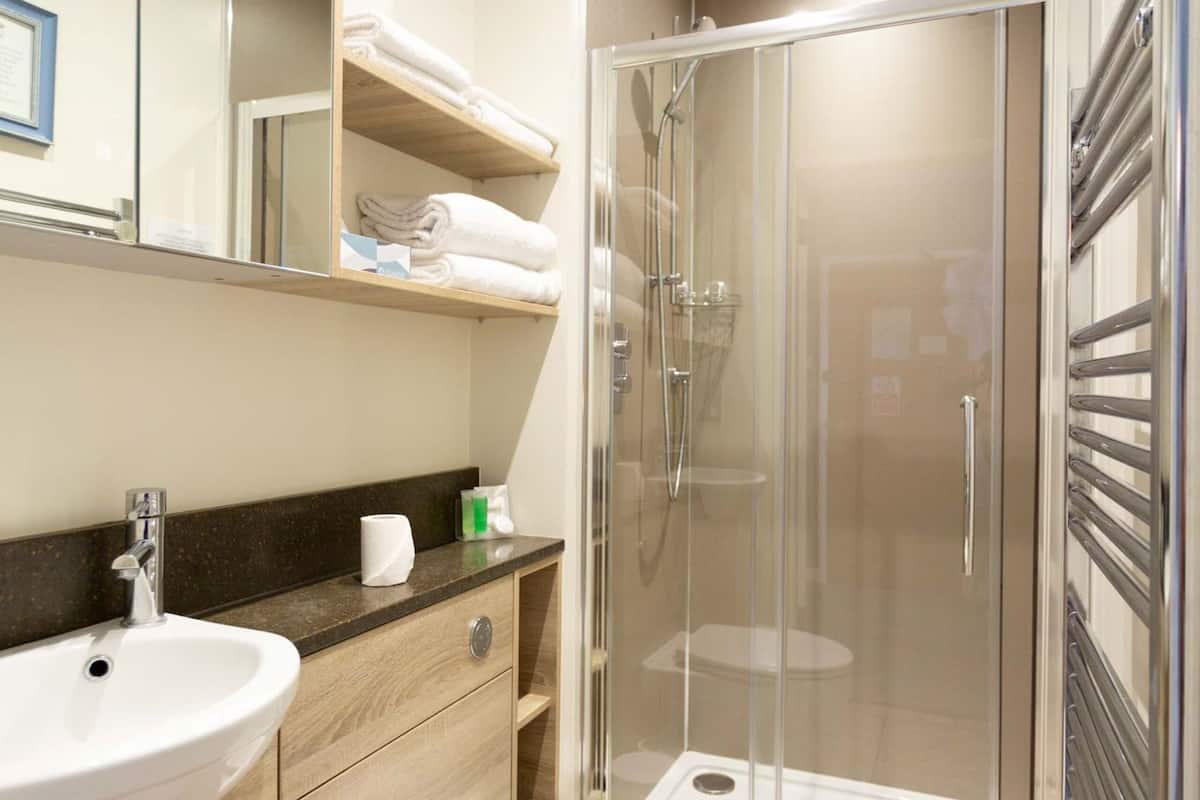 family room | bathroom | shower, free toiletries, towels